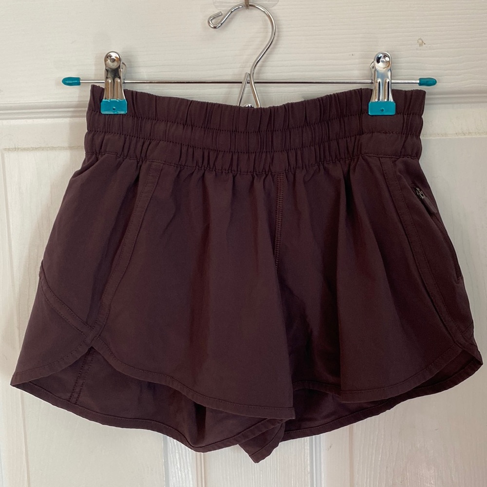 Lululemon tracker shorts, size 6, dark brown